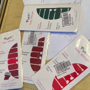 🔴4 NWT- NAIL WRAP SETS (4) SHADES:Red/Maroon & 1 FOREST GREEN(color box )